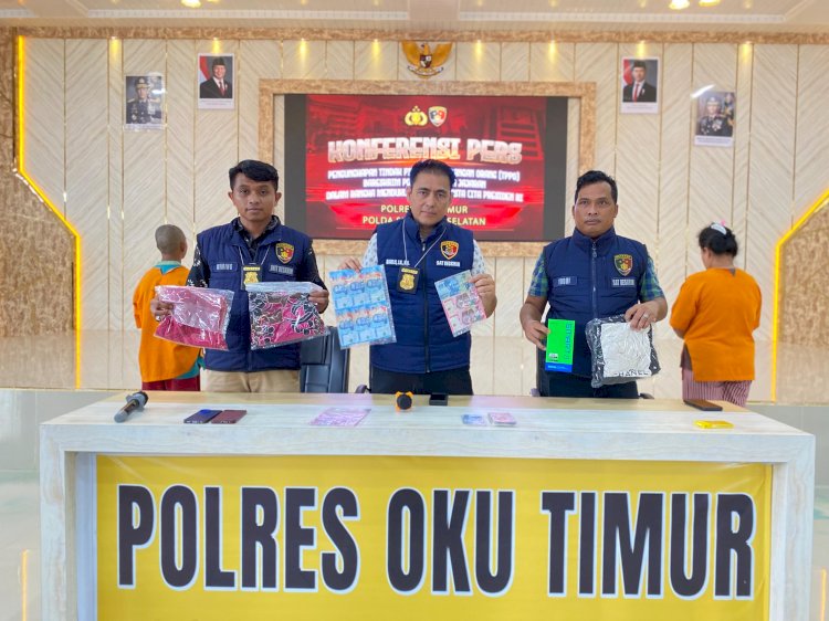 Kasat Reskrim Polres OKU Timur, AKP Mukhlis saat menggelar press rilis perdagangan orang. (mizon/rmolsumsel.id) 