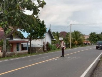 Polisi melakukan cek TKP di lokasi kejadian kecelakaan/ist
