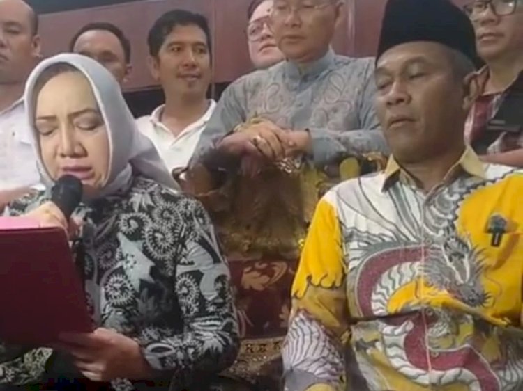 Pasangan Calon Bupati dan Wakil Bupati Musi Rawas, Ratna Mahmud-Prayitno saat menggelar konferensi pers. (ist/rmolsumsel.id)