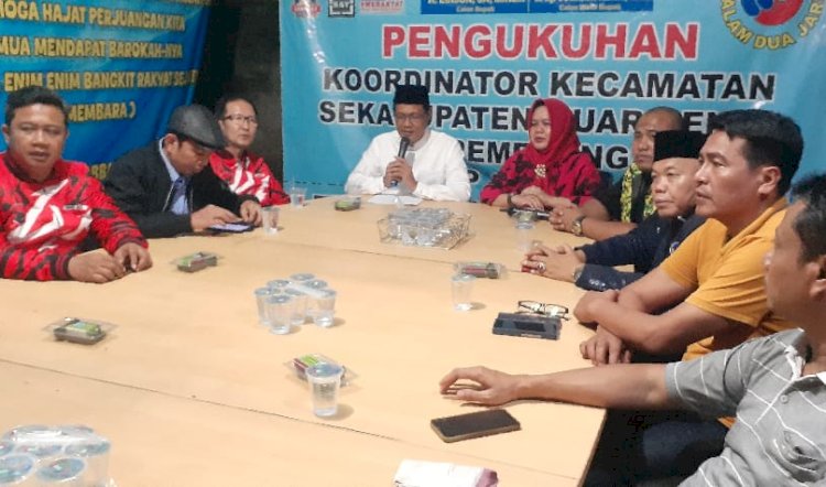 Edison-Sumarni menggelar konfrensi pers di Posko Pemenangan/ist