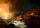 Hingga Dini Hari Kebakaran TPA Bakung Bandar Lampung Belum Padam