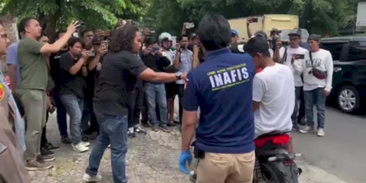Tim Inafis Polda Jateng saat melakukan rekonstruksi di lokasi dugaan penembakan beberapa pelajar terduga gangster menyebabkan seorang korban meninggal/RMOLJateng