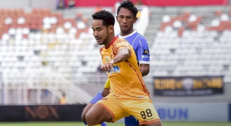 Pemain Sriwijaya FC dan Persiraja Banda Aceh saat melakoni laga Liga 2 di GSJ/Foto:Instagram/Sriwijayafc.id