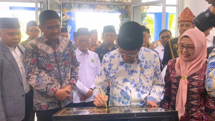 Menteri Agama Republik Indonesia, Nasaruddin Umar meresmikan Gedung Pendidikan Profesi Guru (PPG) Universitas Islam Negeri (UIN) Raden Fatah Palembang/ist