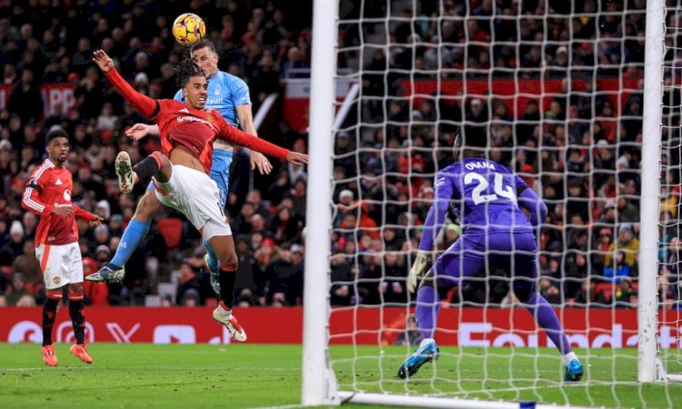 Nikola Milenkovic menjebol gawang MU yang dijaga Andre Onana/Foto:Getty Image