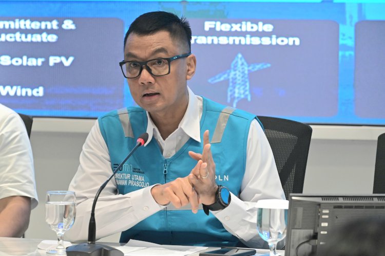 Direktur Utama PLN, Darmawan Prasodjo, dalam konferensi pers di Media Center Kementerian BUMN, Senin (9/12). (Dokumentasi PLN)