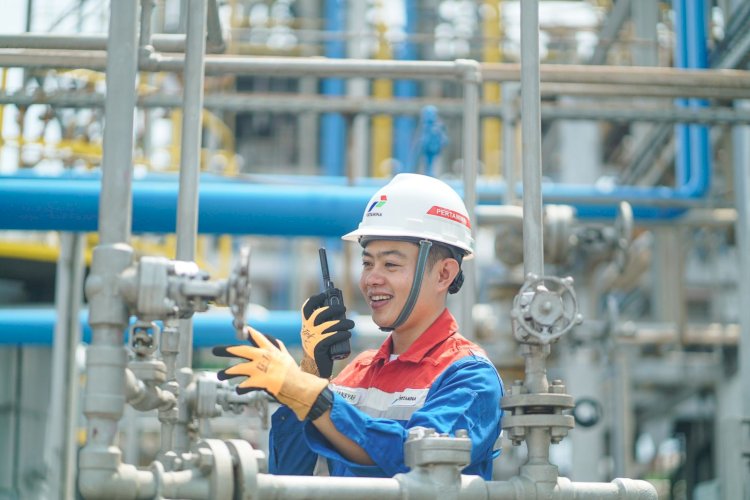 Kilang pertamina plaju saat operasional (maya hasan/rmolsumsel.id)