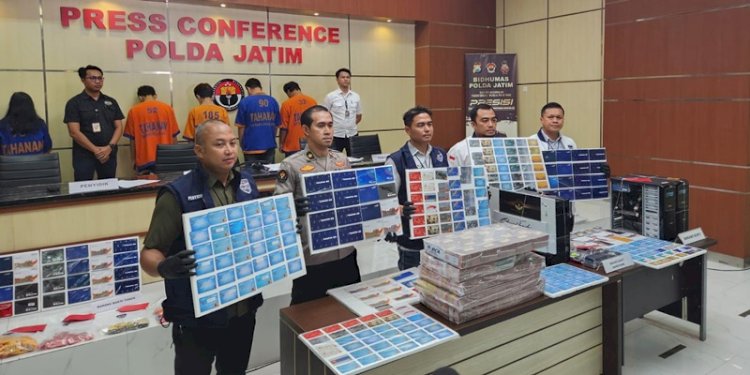 Subdit II Ditressiber Polda Jatim mengungkap sindikat promosi website judi online beromzet Rp200 miliar/Ist