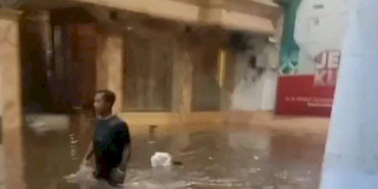 Rumah pribadi Bupati Jember Hendy Siswanto terendam banjir/Ist