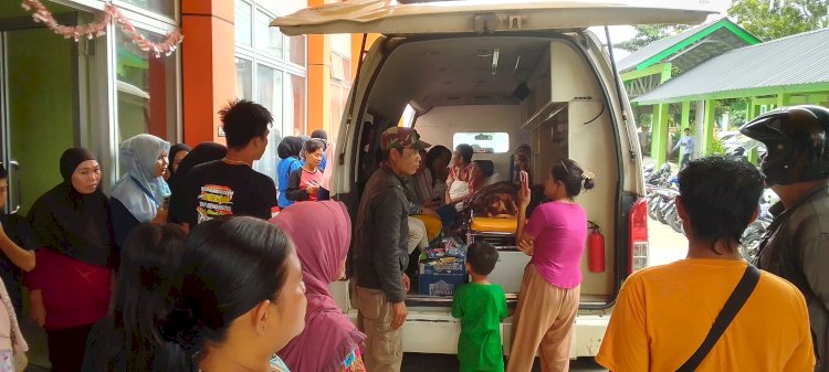 Jenazah Amuyah saat dibawa dari rumah sakit usai menjalani perawatan. (Ansyori Malik/RMOLSumsel.id)