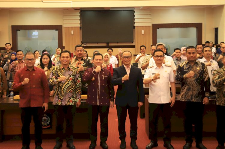 Suasana pada saat kegiatan Pemerintah Kota (Pemkot) Palembang dan Pemerintah Provinsi (Pemprov) Sumsel menandatangani perjanjian kerja sama antar daerah (KAD) dengan Pemerintah Kabupaten Enrekang dan Pemerintah Provinsi Sulsel di Kantor Gubernur Sulsel/ist