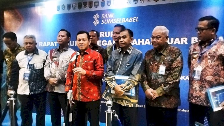 Pj Gubernur Sumsel Elen Setiadi saat konferensi pers. (ist/rmolsumsel.id) 
