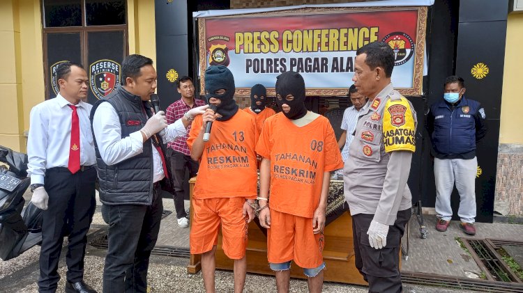  Teman Almarhum RO Jadi Tersangka  Pengeroyok Sodik saat di tanya oleh Iptu Candra soal motif kejadian (Taufik/RMOLSumsel.id)