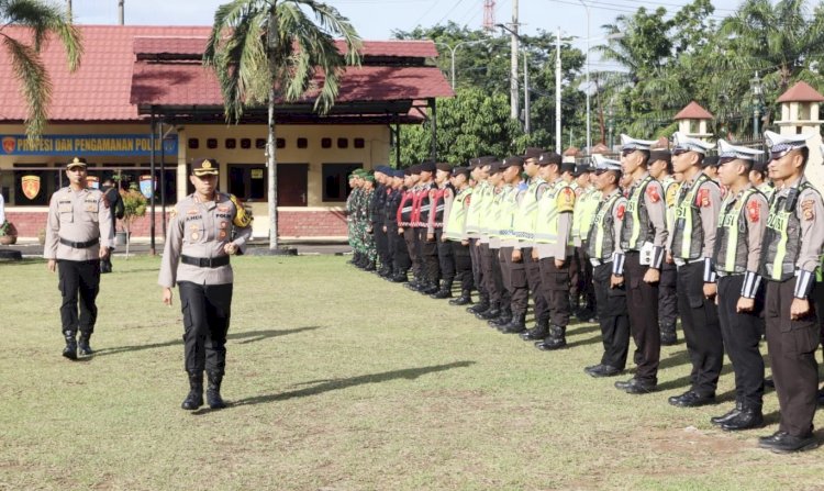Kapolres Musi Rawas AKBP Andi Supriadi saat memimpin gelar pasukan Operasi Lilin Musi dalam rangkap Natal dan Tahun Baru/ist