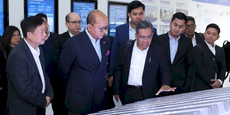 Menteri Investasi dan Hilirisasi, Rosan Perkasa Roeslani saat melakukan kunjungan ke tiga perusahaan besar di China yang bergerak di sektor kendaraan listrik (EV)/Ist