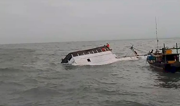  Kapal KLM Pelita Harapan Indah karam di perairan Selat Bangka /tangkapan layar
