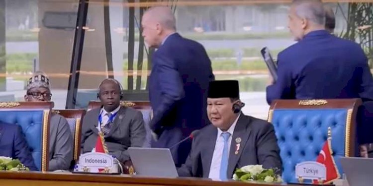 Potongan gambar memperlihatkan Presiden Turki Recep Tayyip Erdogan keluar ruangan saat Presiden RI, Prabowo Subianto menyampaikan pidato di sesi khusus KTT D8 Mesir pada Kamis, 22 Desember 2024/repro