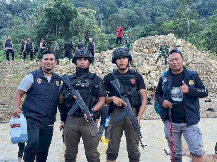Polda Aceh saat menertibkan tambang emas ilegal di Pidie. Foto: Polda Aceh.