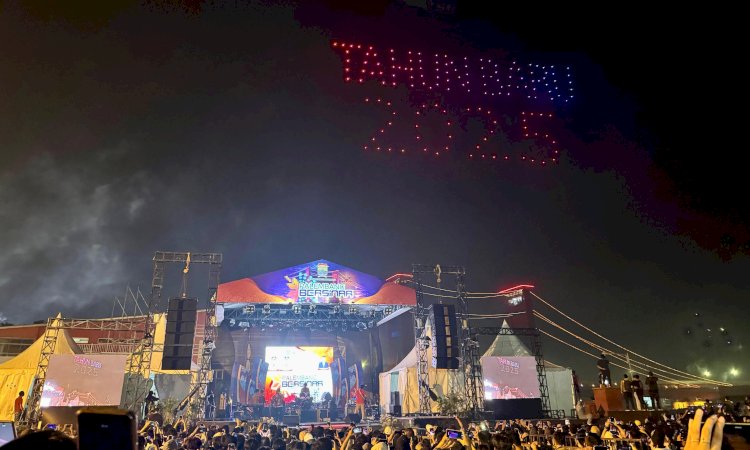 Pertunjukan Drone di Benteng Kuto Besak di malam pergantian tahun/ist