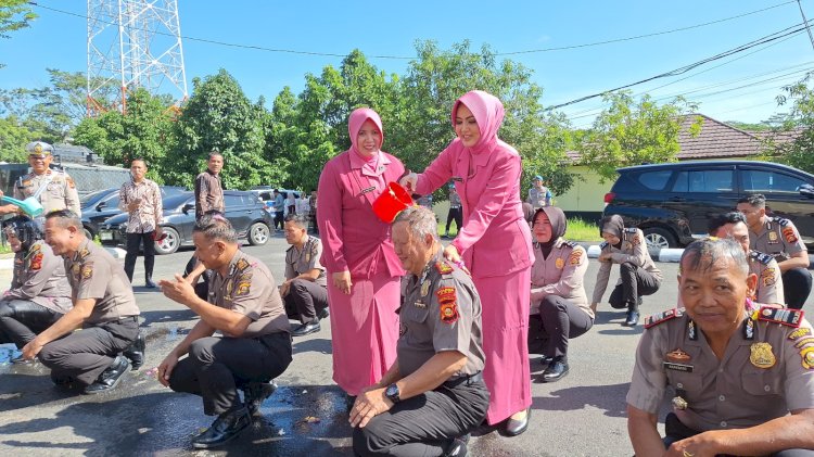 Prosesi kenaikan pangkat 59 personel Polres OKU, Rabu (2/1/2025).( Humas Polres OKU)