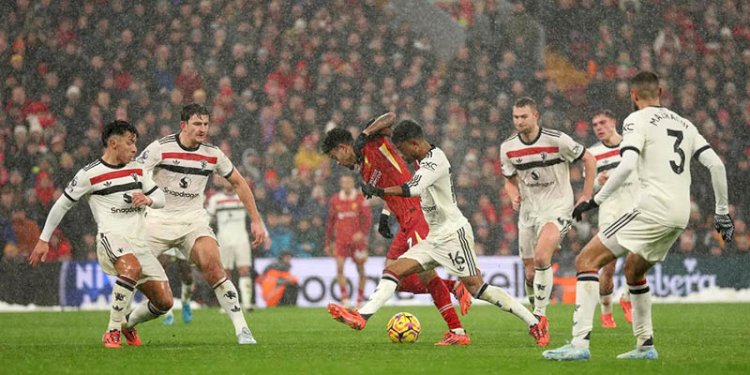 Liverpool berhasil ditahan imbang Man United di Stadion Anfield dalam laga pekan ke-20 Premier League/EPL