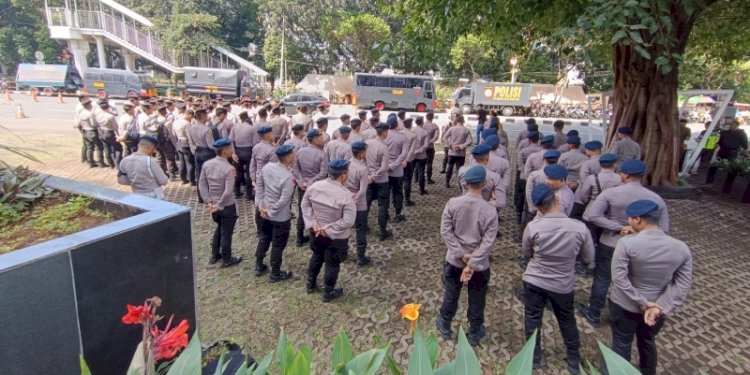 Puluhan anggota Polri gelar apel di depan Gedung Merah Putih KPK/RMOL