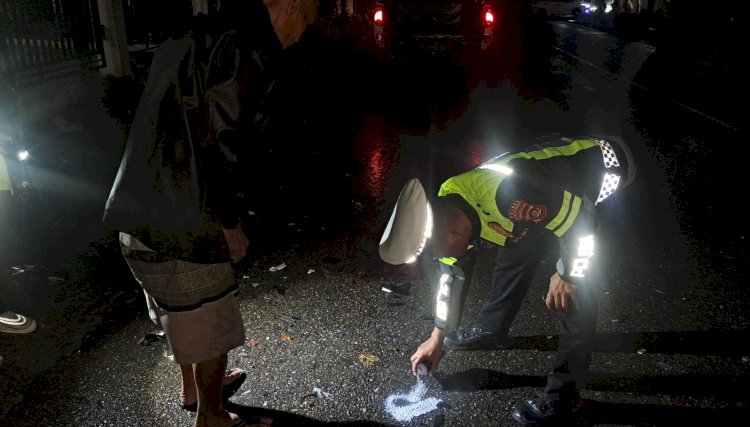 Satlantas Polres Lubuklinggau saat melakukan pengecekan dan olah tempat kejadian perkara kecelakaan/dokumen polisi