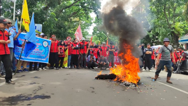 Demontrasi Buruh  di depan Kantor Gubernur Sumsel beberapa waktu lalu/Dokumen RMOL