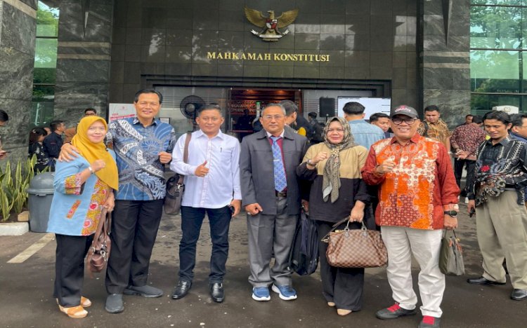 Tim kuasa hukum paslon Edison-Sumarni/ist