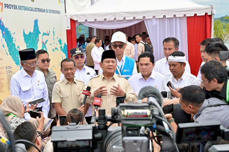  Presiden Prabowo saat meresmikan PLTS daerah terluar (Humas PLN)