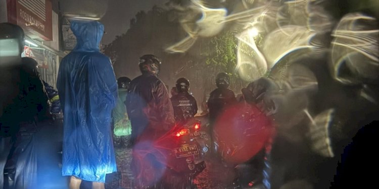 Kemacetan lalu lintas di kawasan Pluit, Penjaringan, Jakarta Utara, akibat banjir/Ist