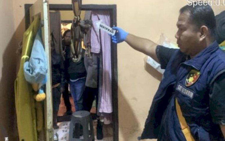 Polisi saat melakukan cek dan olah tempat kejadian/ist