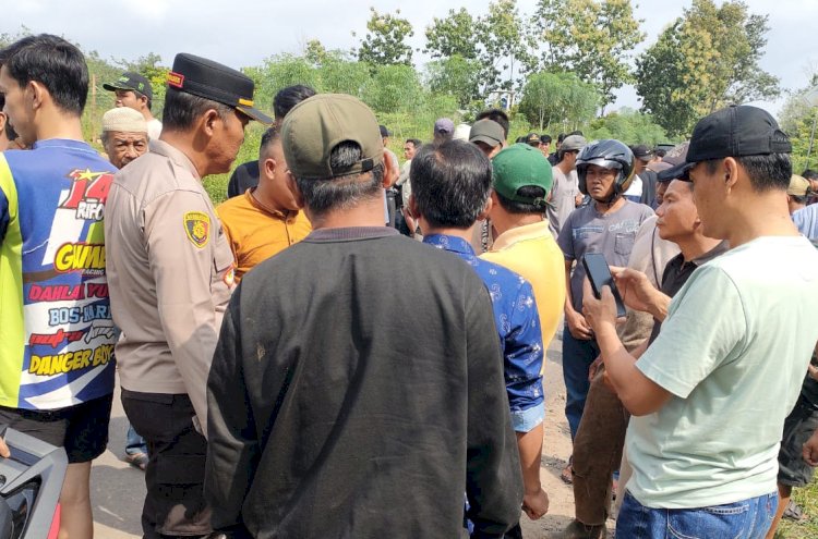 Polisi saat melakukan olah TKP terkait pembunhan Ketua RT di OKU/ist