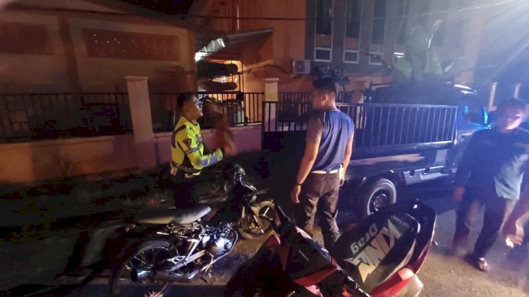  Personil Satlantas Polres Muara Enim mengamankan lima unit sepada motor yang digunakan untuk aksi balap liar/ist