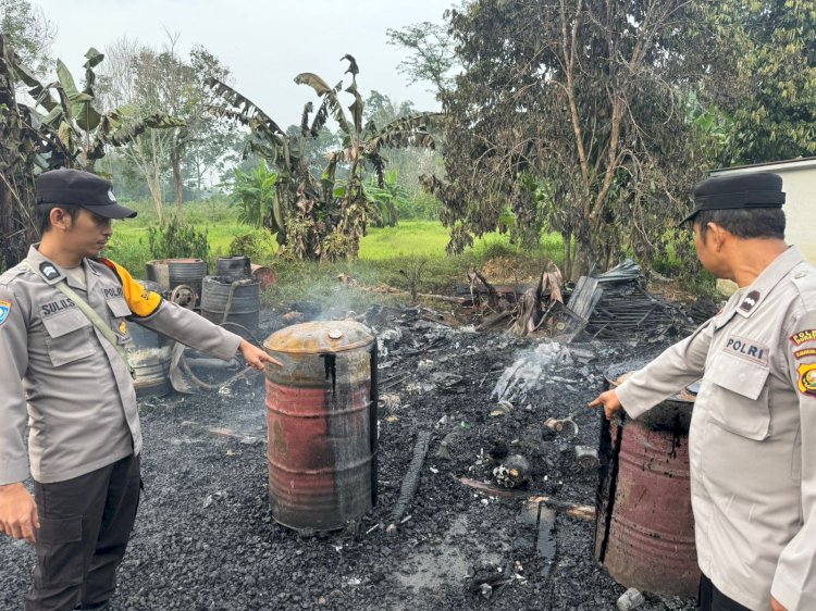 Polisi saat lakukan olah TKP. (ist/rmolsumsel.id) 