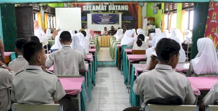 Kejaksaan Negeri (Kejari) Muara Enim laksanakan penyuluhan hukum terkait Bullying di Sekolah Menengah Pertama Negeri (SMPN) 1 Muara Enim/ist