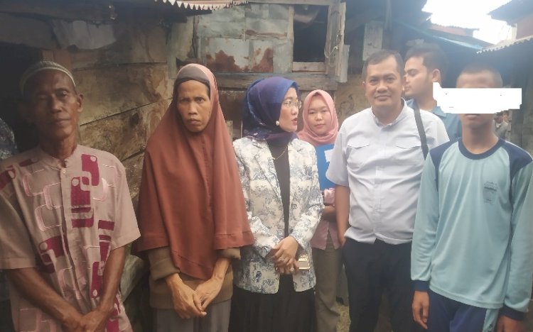 Kuasa hukum korban Conie Pania Putri didampingi Novel Suwa dari LBH Bima Sakti/Foto: Denny