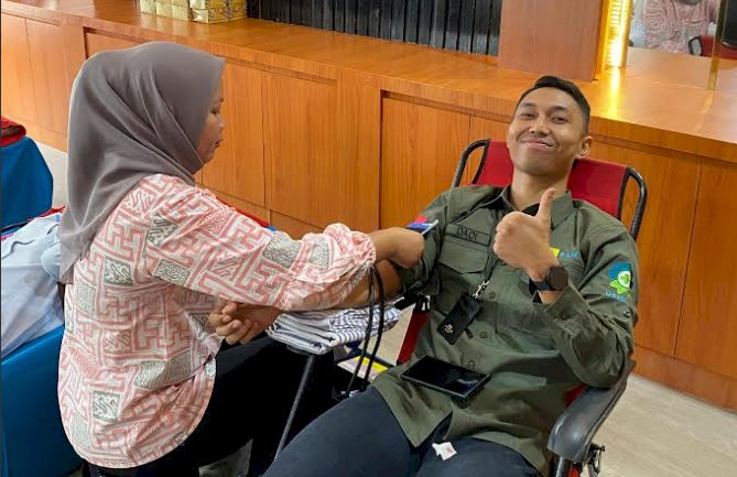  PT PLN (Persero) Unit Induk Distribusi Sumatera Selatan, Jambi, dan Bengkulu (PLN UID S2JB) menggelar kegiatan donor darah. (Humas PLN)