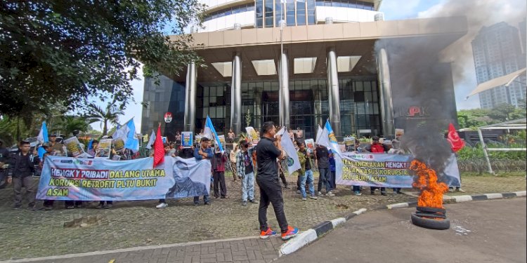 Aliansi Mahasiswa Pemuda Sumatera Selatan demo di KPK/RMOL