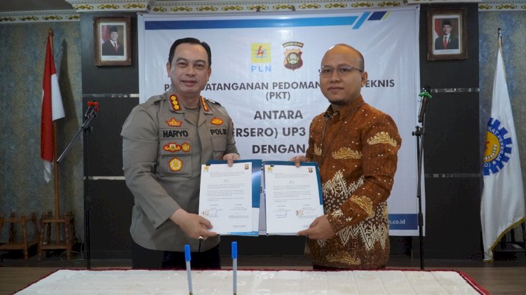 Kapolrestabes Palembang, Harryo Sugihhartono dan Manager PLN UP3 Palembang, Henry Nugroho. (ist/rmolsumsel.id)