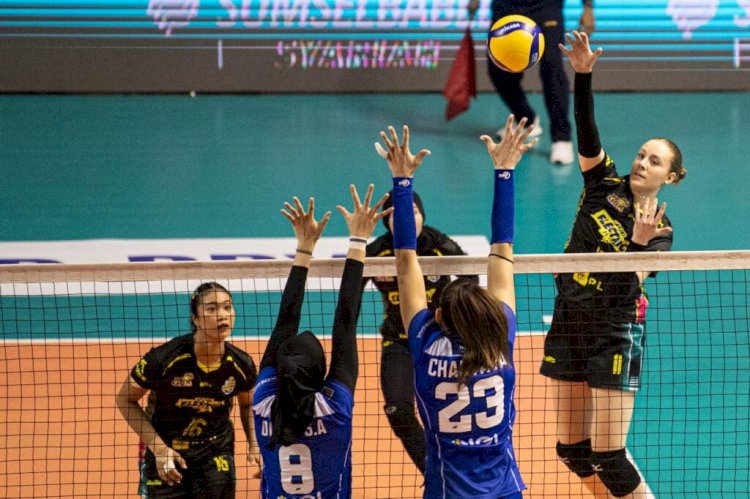 Tim putri Jakarta Electric PLN memastikan diri melaju ke babak final four setelah meraih kemenangan meyakinkan atas Bandung bjb Tandamata. Foto : Dok Proliga