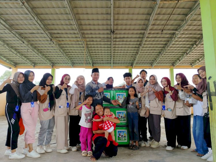 Kelompok 102 KKN Reguler Angkatan 82 Universitas Islam Raden Fatah Palembang menggelar acara jalan sehat yang diikuti oleh seluruh warga Desa Tanjung Merbu/ist