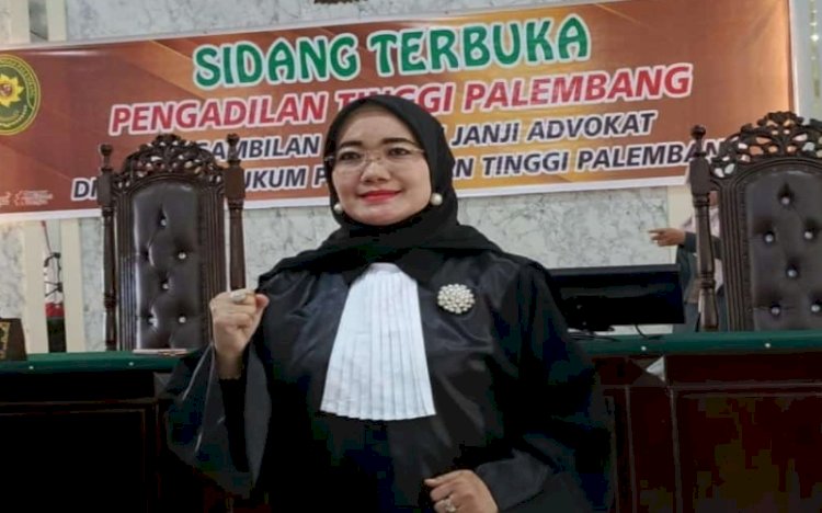 Dosen aktif Fakultas Hukum Universitas Muhammadiyah Palembang (UMP) Dr Conie Pania Putri, SH. MH resmi dilantik sebagai advokat/ist