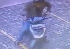 Terekam CCTV, Pelaku Curanmor Beraksi di Siang Bolong Gasak Motor Karyawan Indomaret di Palembang 