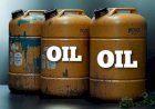Stok Minyak Mentah AS Melonjak, Harga Brent dan WTI Terjun Bebas