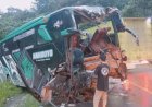 Bus Rombongan Santri Tabrak Tronton di Jalintim Palembang-Jambi, Satu Tewas 11 Luka-luka