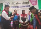Gubernur Herman Deru Salurkan Ratusan Bingkisan untuk Ojol di Palembang