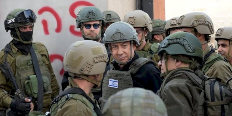 Perdana Menteri Israel, Benjamin Netanyahu dan tentaranya/Net