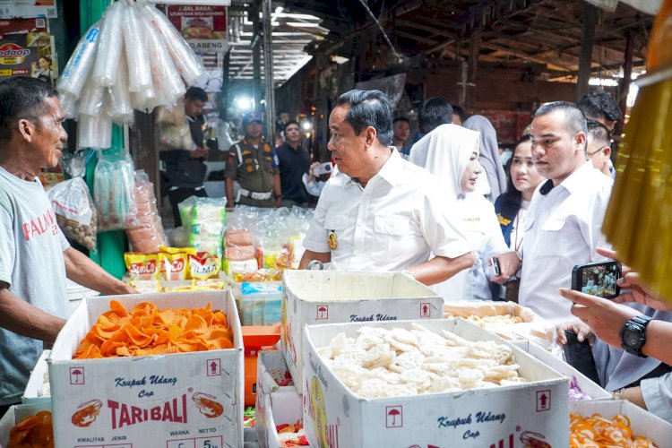 Wakil Gubernur Sumatera Selatan, Cik Ujang, melakukan peninjauan terhadap Gerakan Pasar Murah yang diselenggarakan dalam rangka menyambut Bulan Suci Ramadhan 2025/ist