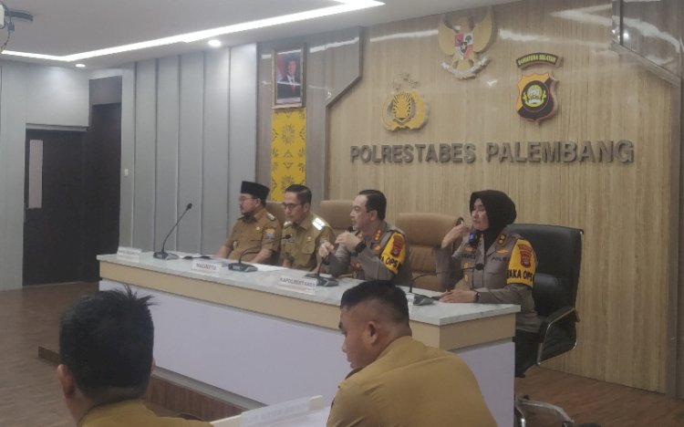 Walikota Palembang Ratu Dewa bersama Wakil Walikota Palembang Prima Salam berjanji akan segera menuntaskan permasalahan lampu jalan/Foto: Denny Pratama